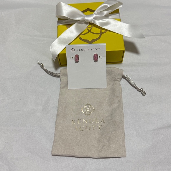 NWT Kendra Scott Grayson Silver Stud Earrings in Pink Iridescent Mother-of-Pearl - Picture 2 of 7